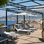 Grand Capodimonte Hotel 4*