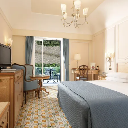 Grand Capodimonte Szálloda 4*