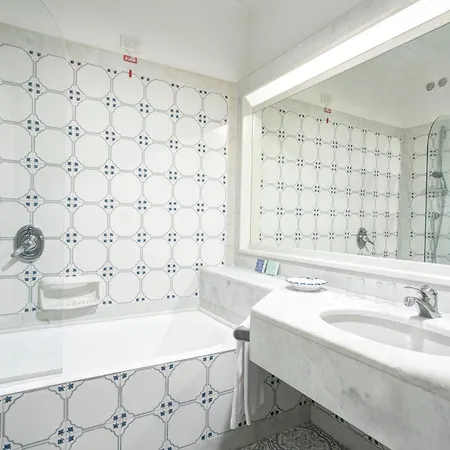 Отель Grand Capodimonte 4*