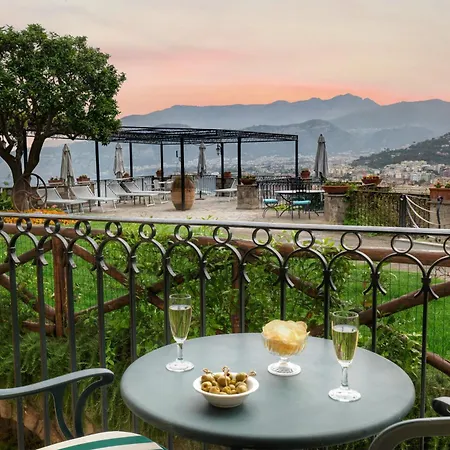 Grand Capodimonte Hotel 4*