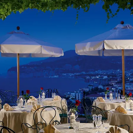 Grand Capodimonte Hotel 4*