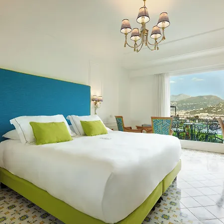 Grand Capodimonte Hotel 4*