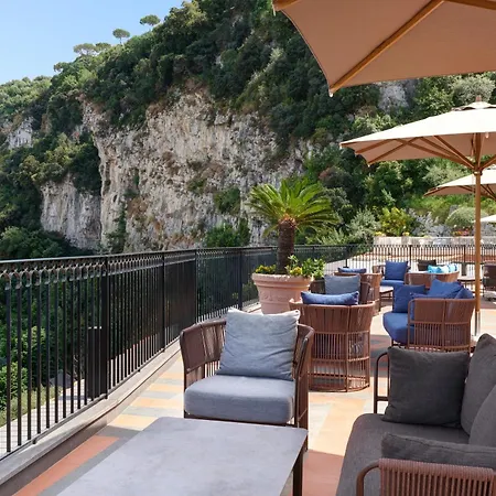 Grand Capodimonte Szálloda Sorrento