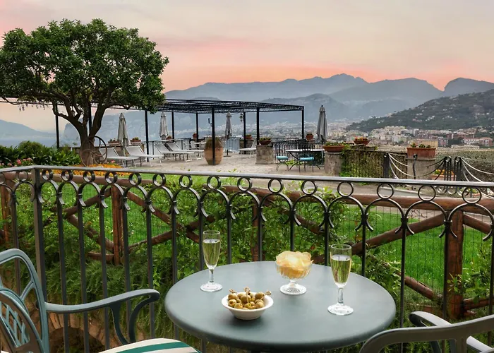 Grand Capodimonte Hotel 4*