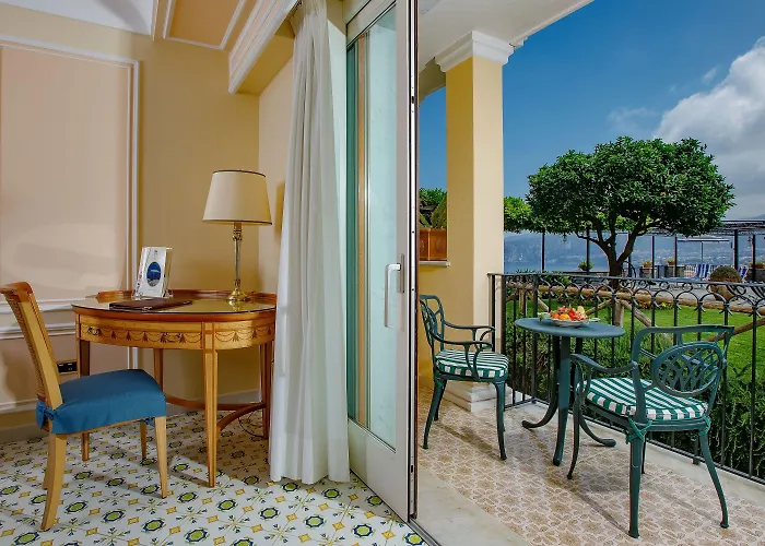 Grand Capodimonte Hotel