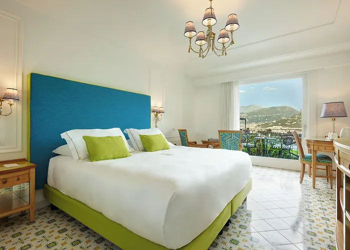 Grand Capodimonte Hotel 4*