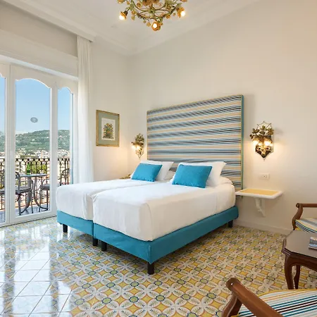 فندق جراند كابوديمونتي سورينتو