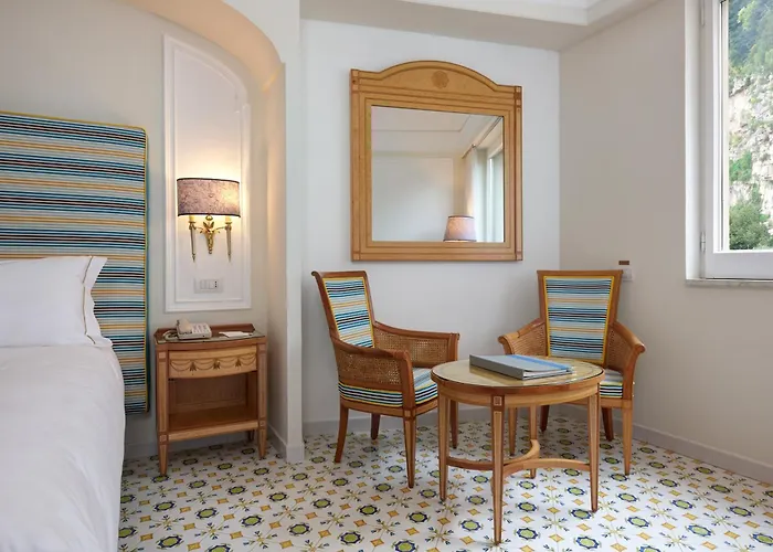 Grand Capodimonte Hotell